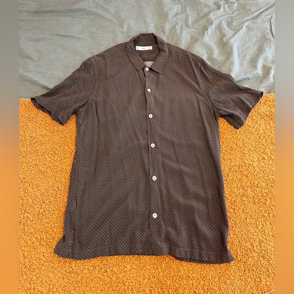 Flowy geometric button up short sleeve shirt